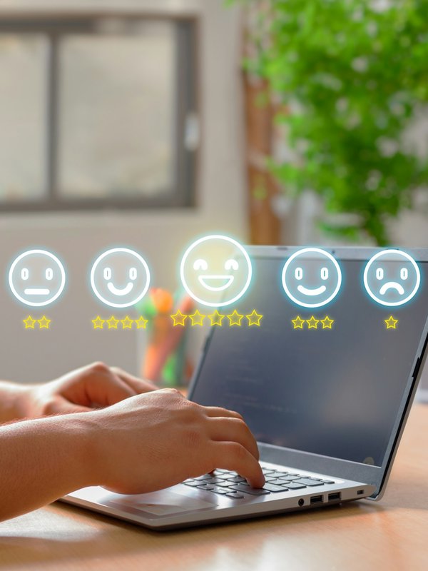 Comment les avis clients façonnent votre succès en ligne ?